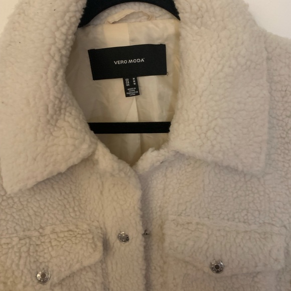 Cropped Shearling Jacket - Picture 2 of 3